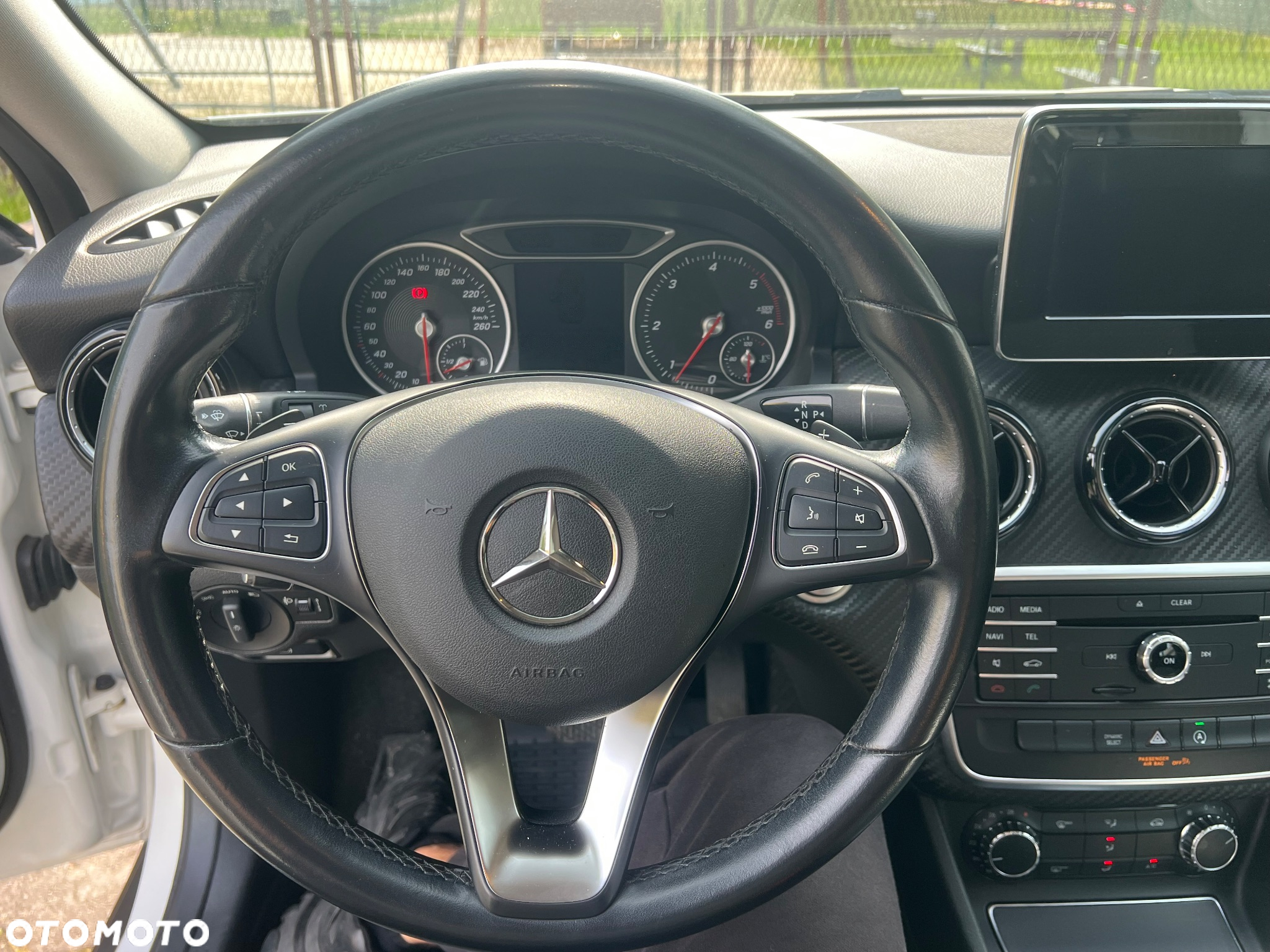 Mercedes-Benz GLA 200 d 4-Matic - 23