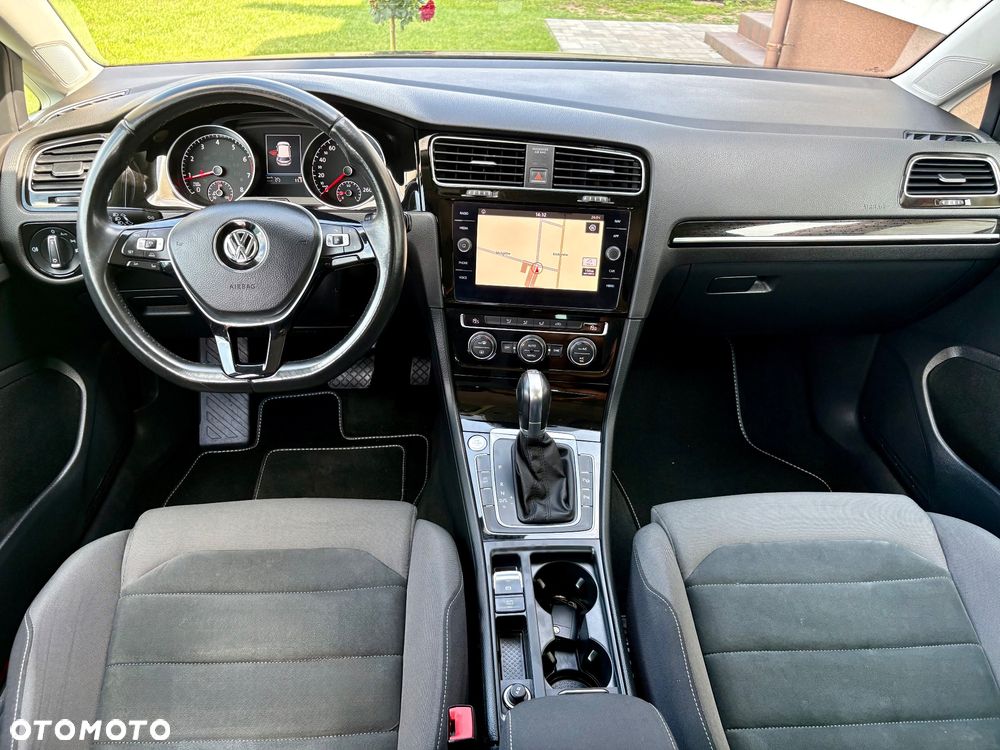 Volkswagen Golf - 9
