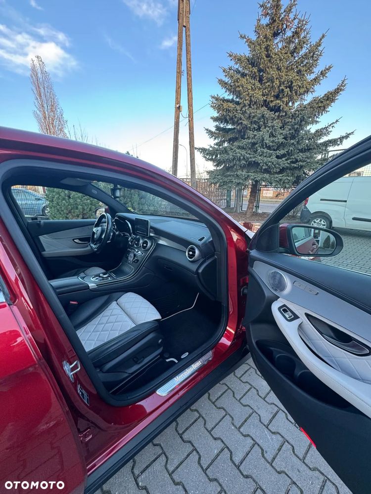 Mercedes-Benz GLC - 12