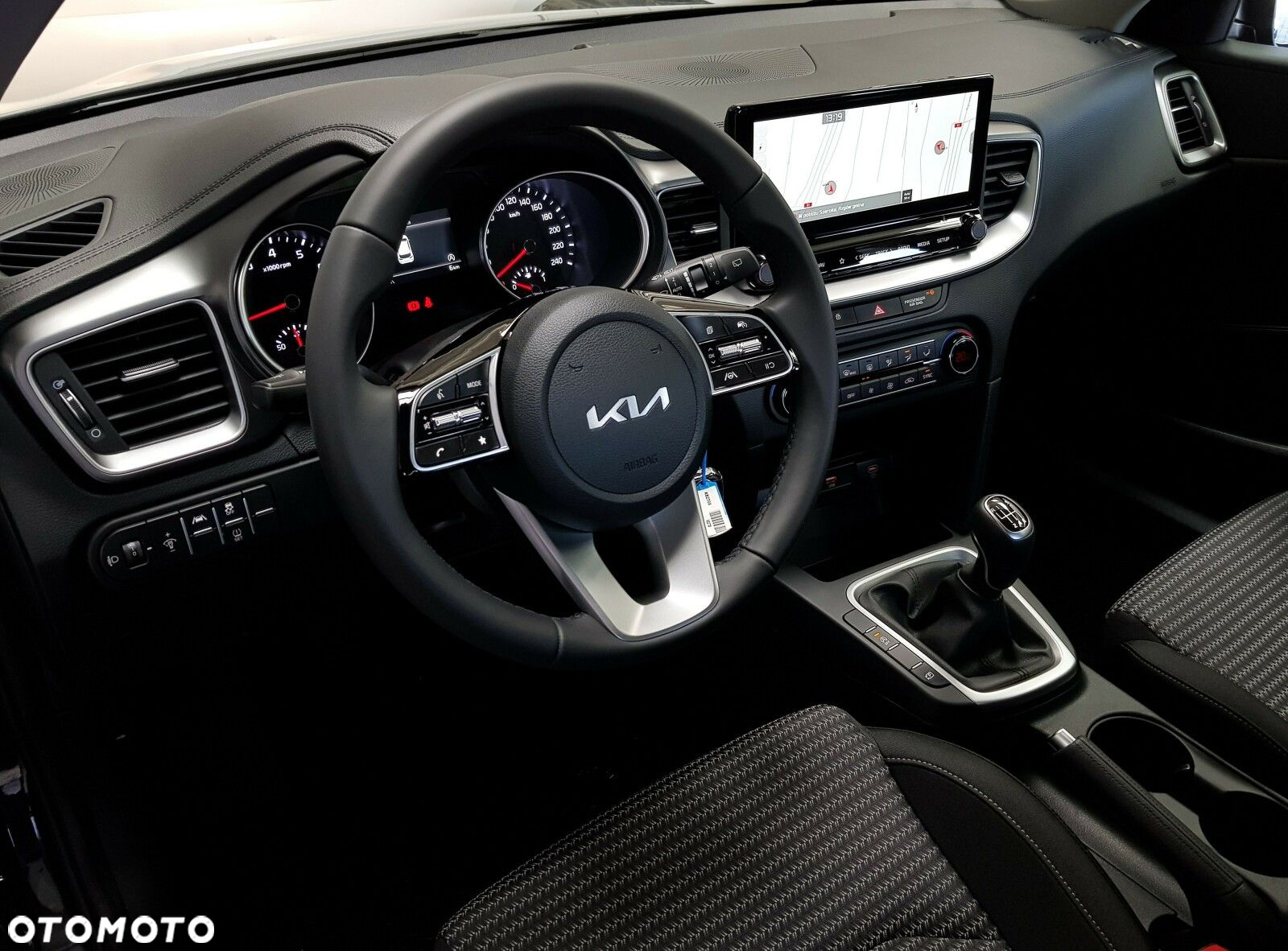 Kia Ceed 1.5 T-GDI M - 12