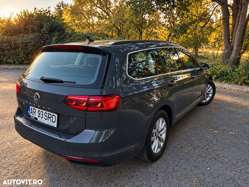 Volkswagen Passat - 4