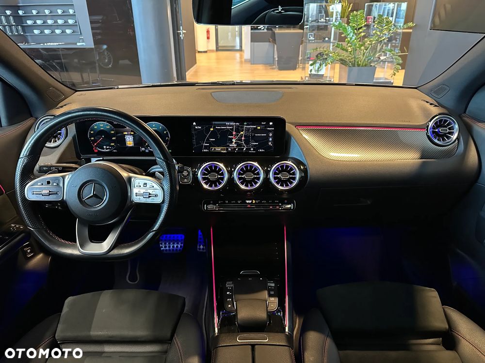 Mercedes-Benz GLA 200 AMG Line - 8