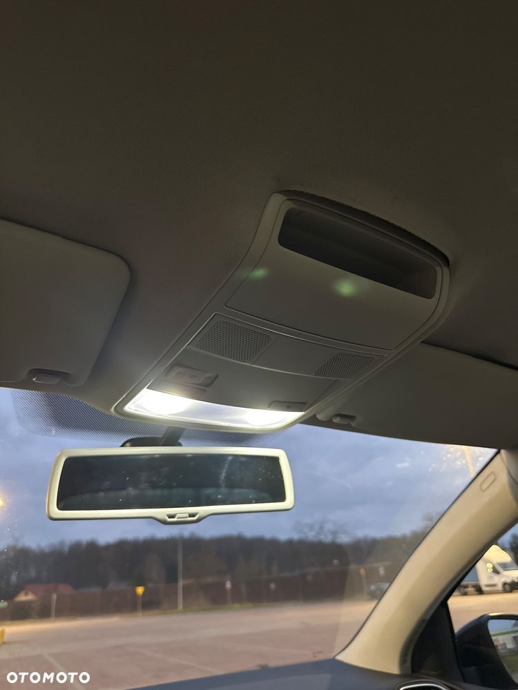 Volkswagen Golf 1.4 TSI DSG MATCH - 10