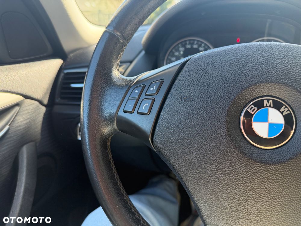 BMW X1 sDrive18d - 26