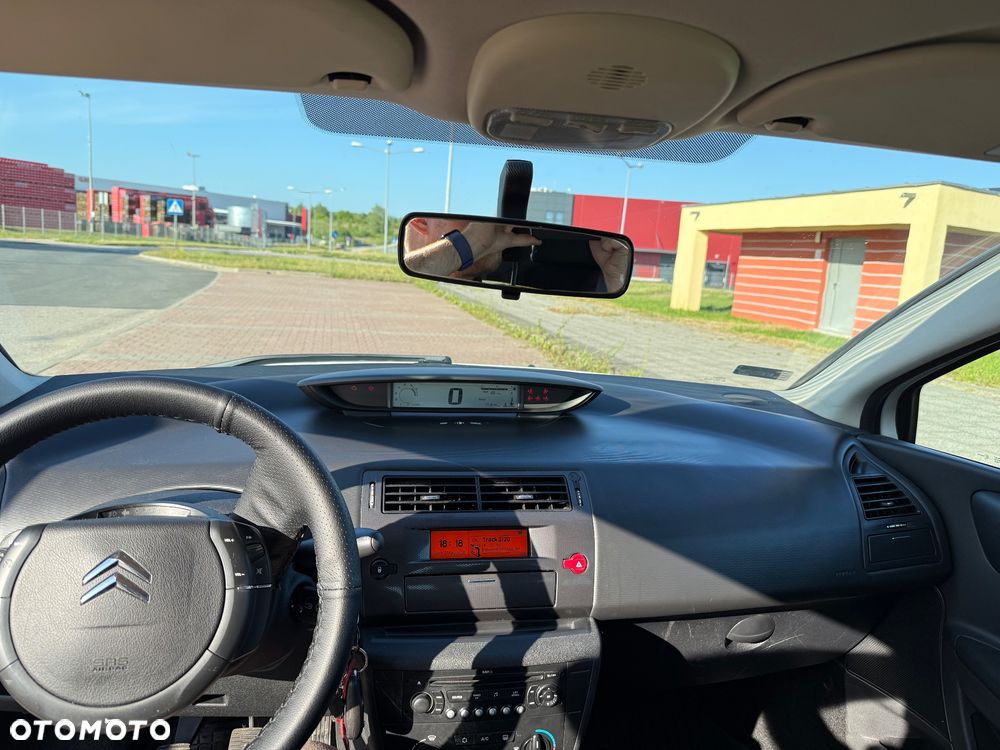 Citroën C4 1.4 16V Equilibre - 9