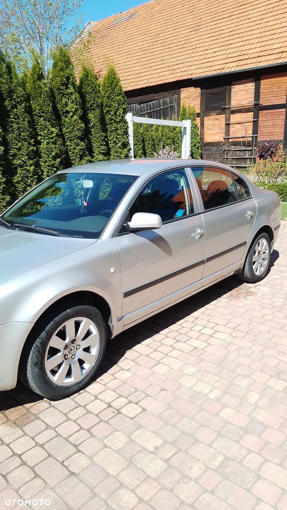 Skoda Superb 2.8 V6 Classic - 12