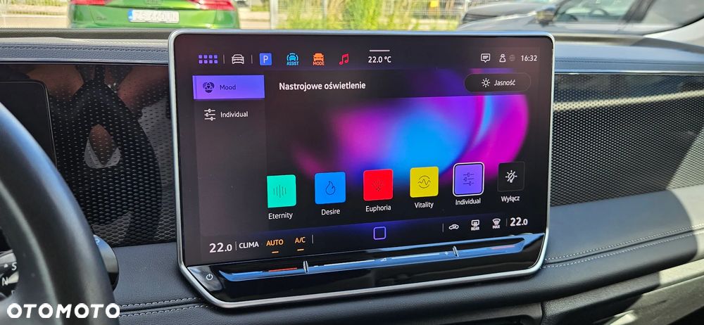 Volkswagen Tiguan 1.5 eTSI Life Plus DSG - 34