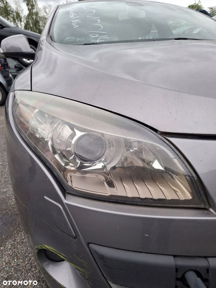 RENAULT MEGANE III HB 1.4TCe lampa prawa przód XENON 260100021R - 1