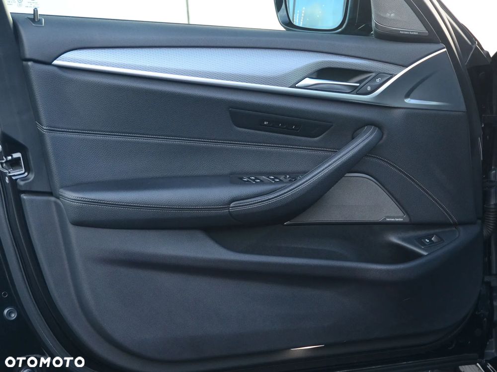BMW Seria 5 530i GPF xDrive M Sport sport - 19