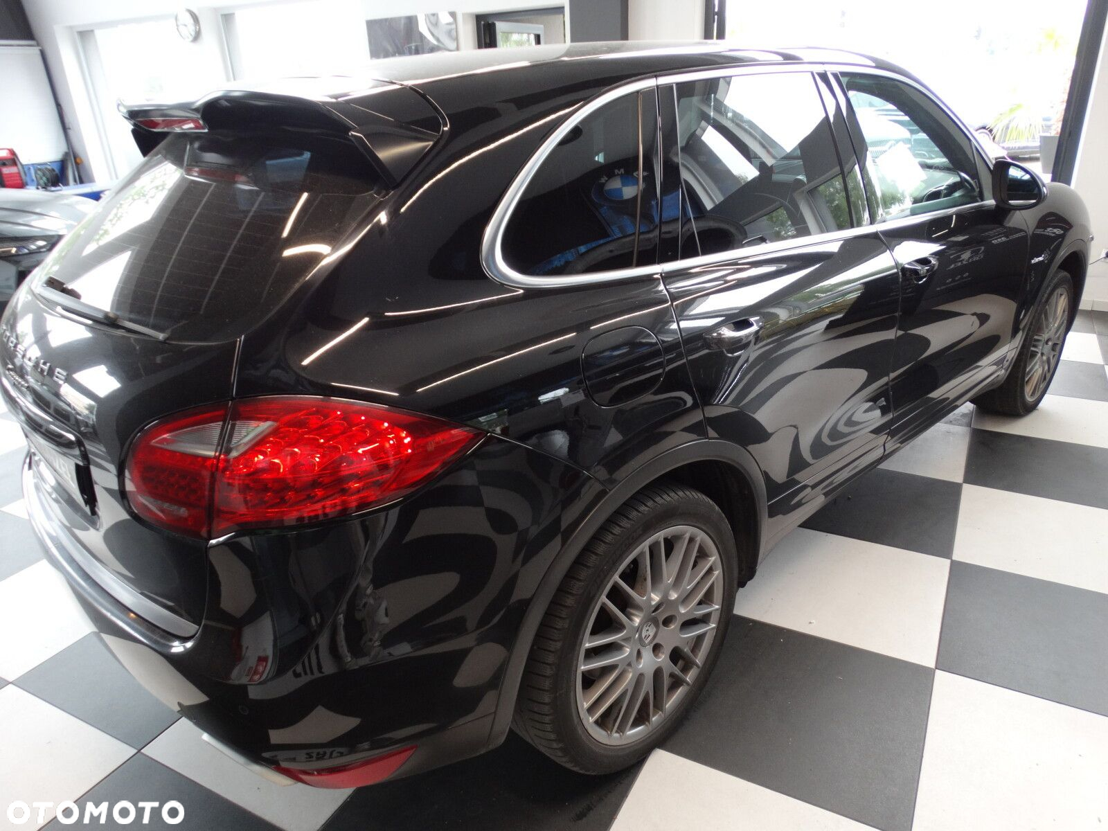 Porsche Cayenne - 8