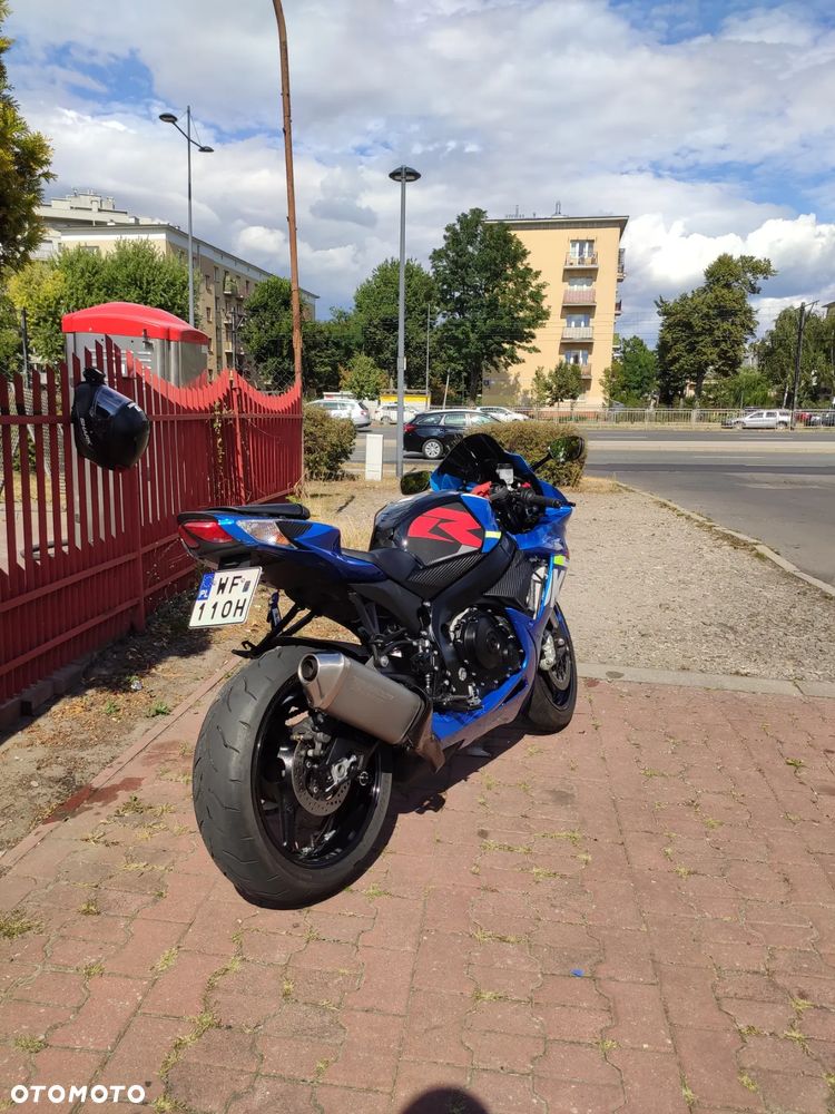 Suzuki GSX-R - 15