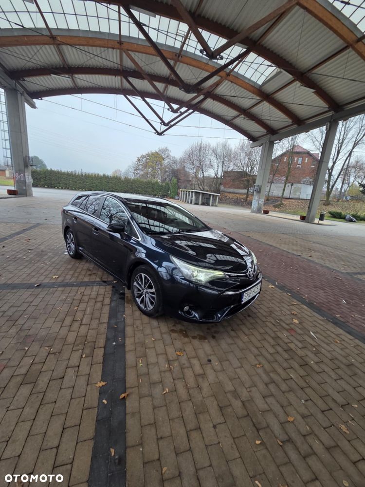 Toyota Avensis 1.8 Premium - 9