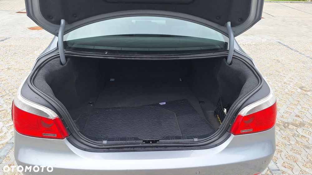 BMW Seria 5 523i - 18
