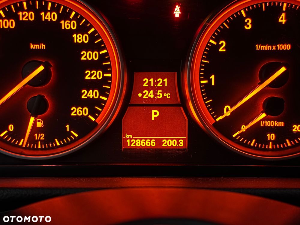 BMW Seria 3 320i - 14
