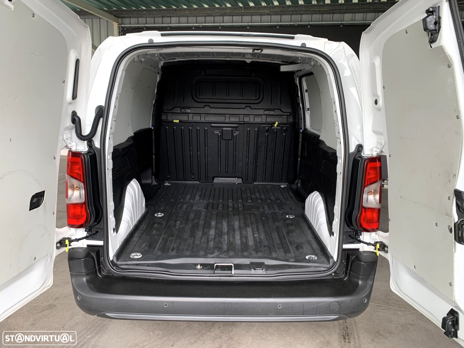 Peugeot Partner 1.5 BlueHDi Premium Standard - 11