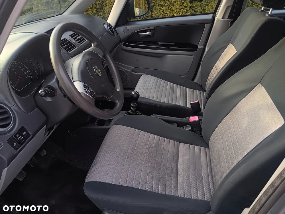 Suzuki SX4 - 16