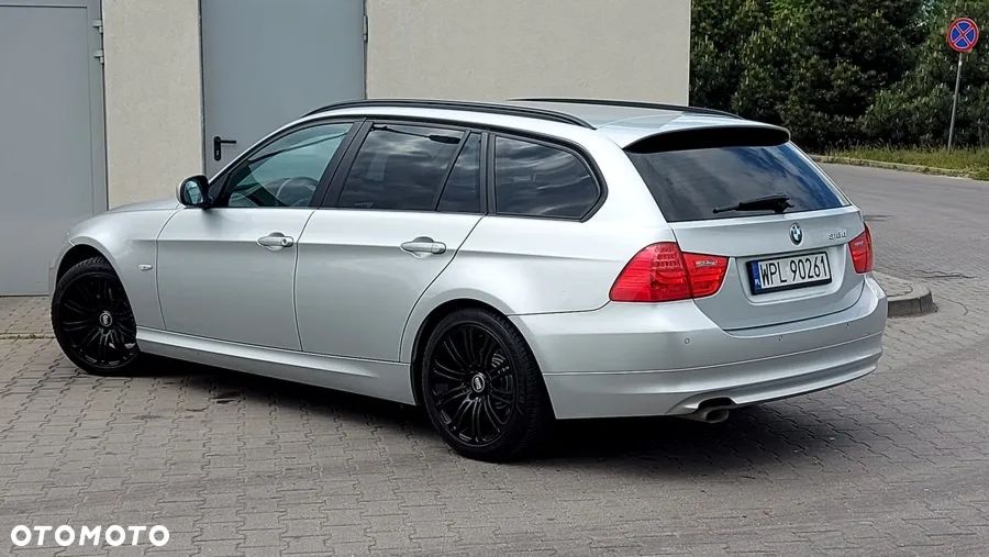 BMW Seria 3 318d DPF Touring - 4