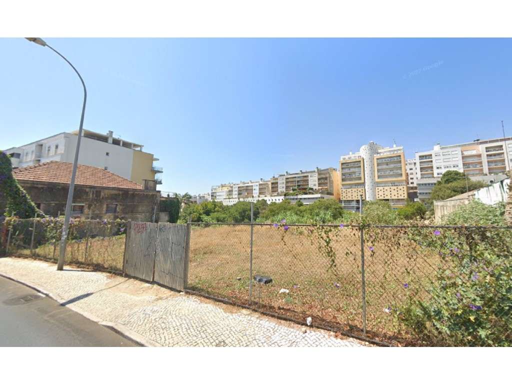 Moradia T6 em RUÌNA em Linda a Velha, Oeiras - Grande imagem: 4/6