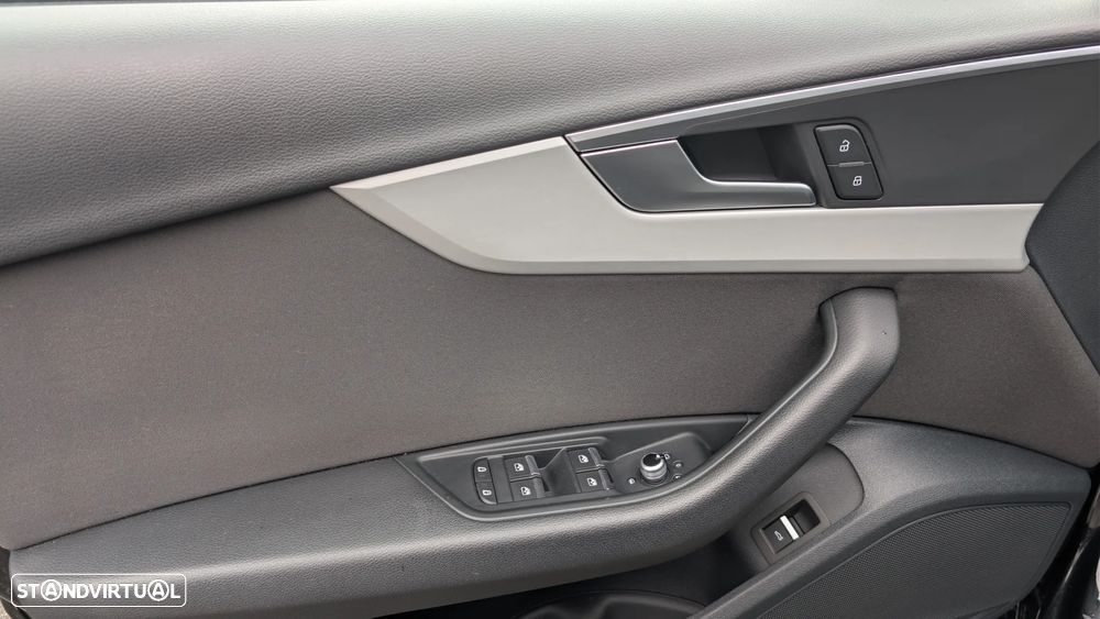 Audi A4 Avant 30 TDI S tronic - 14