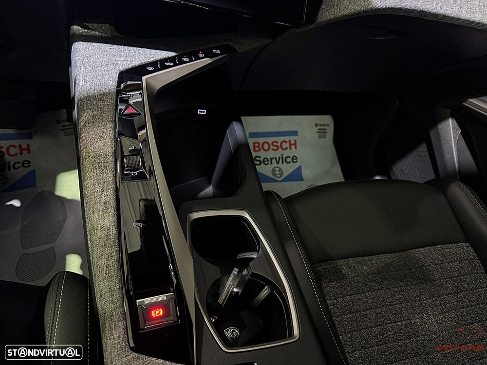 Peugeot 3008 1.2 Hybrid Allure e-DCS6 - 29