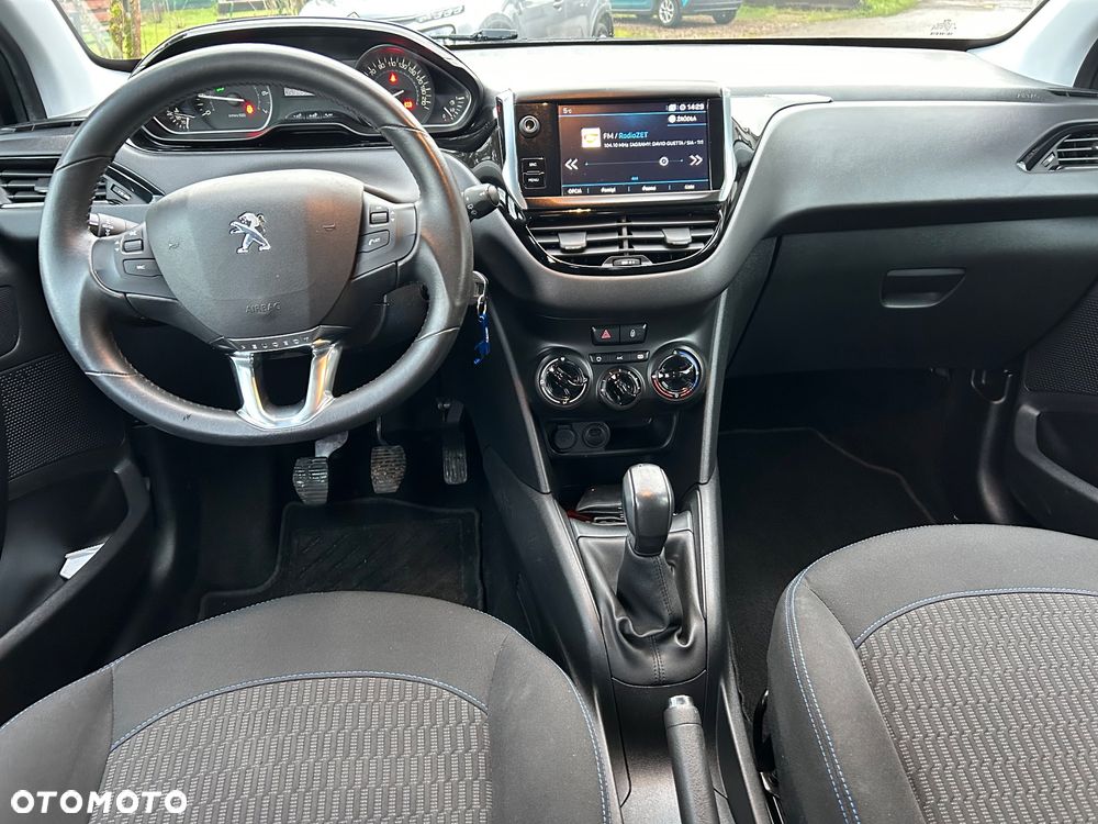 Peugeot 208 1.2 PureTech GPF Signature S&S - 10