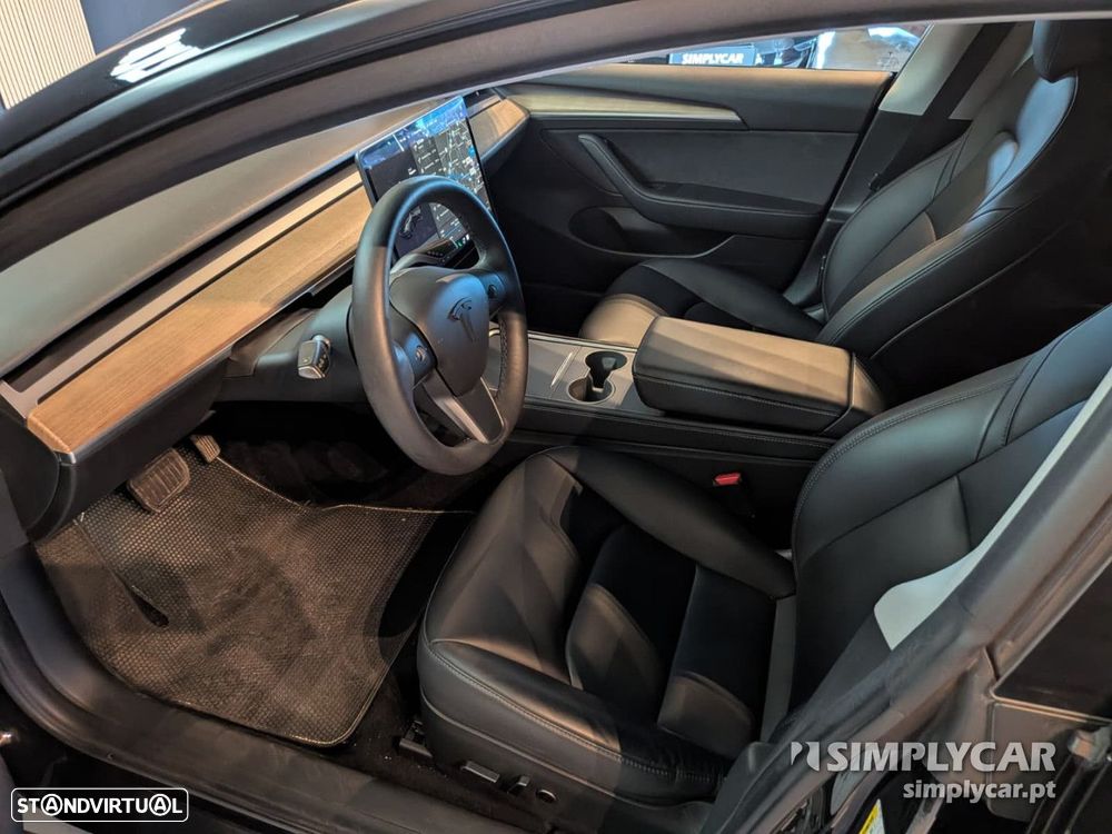 Tesla Model 3 - 8