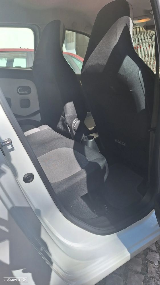 Renault Twingo — fotografia 18