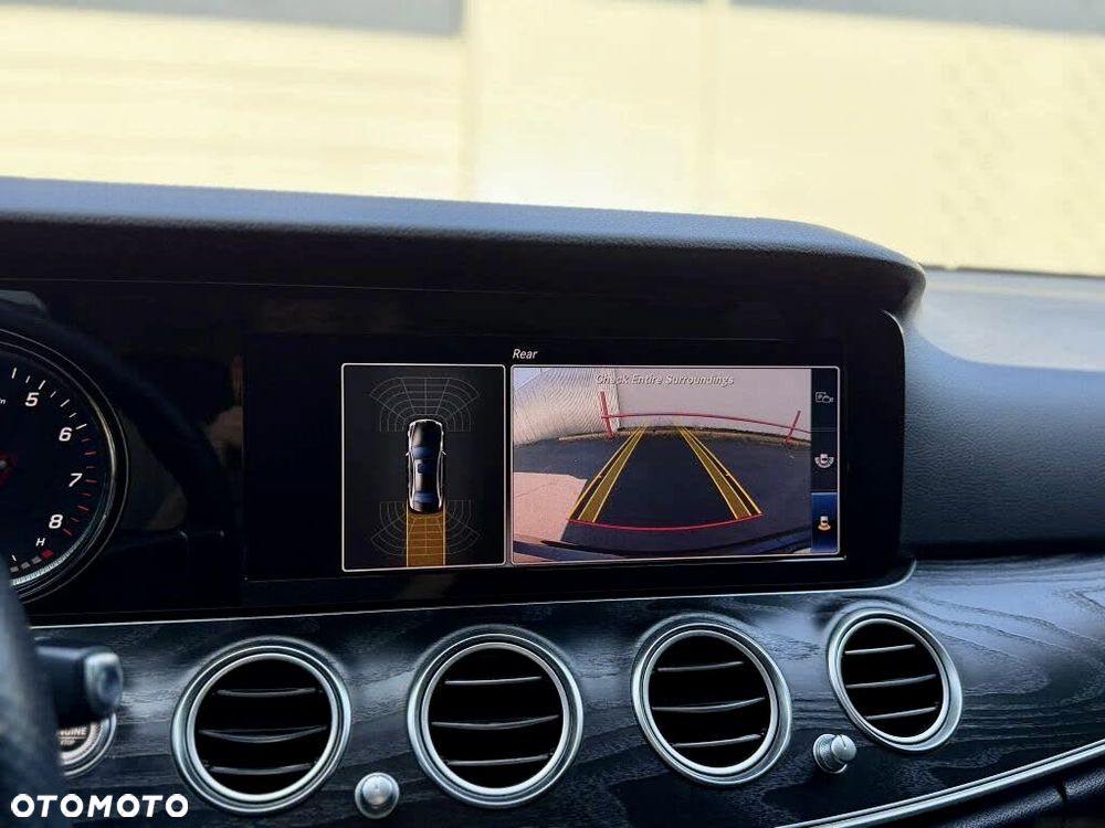 Mercedes-Benz Klasa E 300 9G-TRONIC - 16