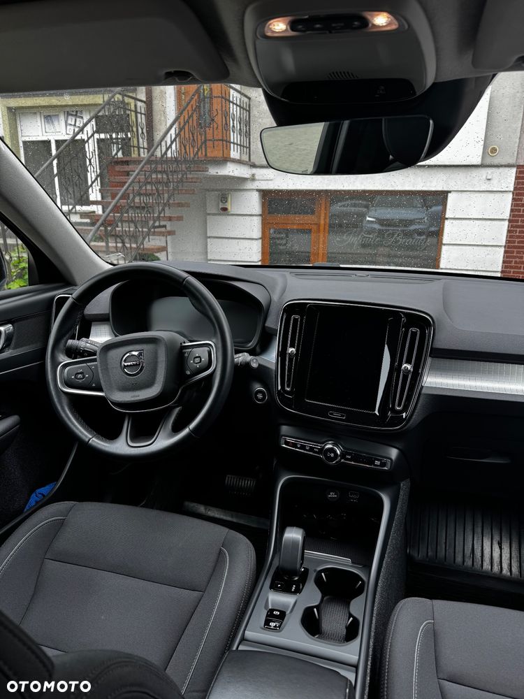 Volvo XC 40 T3 Momentum - 12