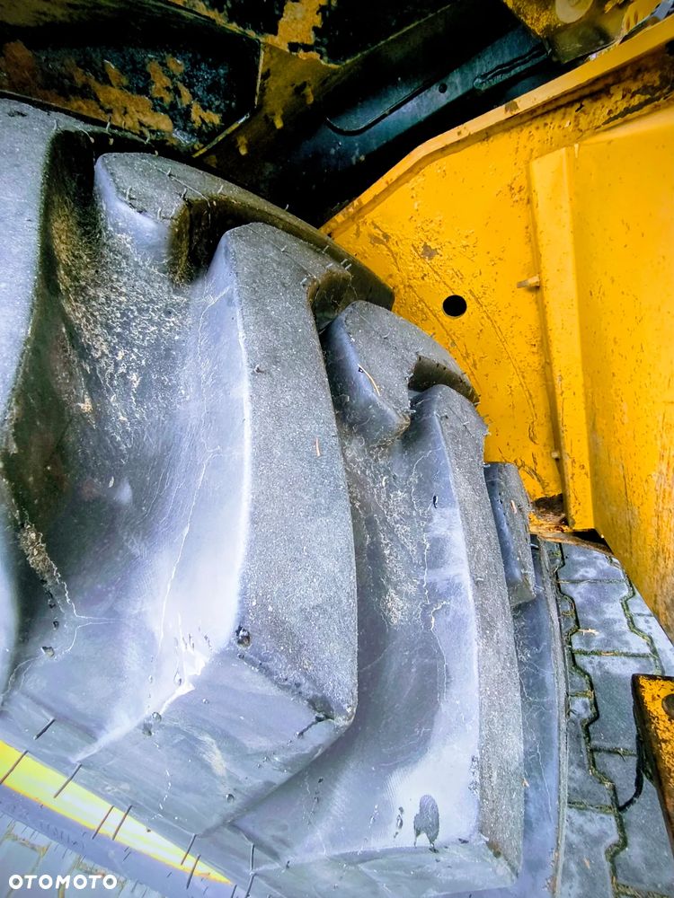 Caterpillar 432F - 10