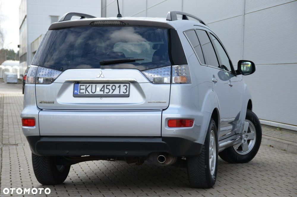 Mitsubishi Outlander - 11