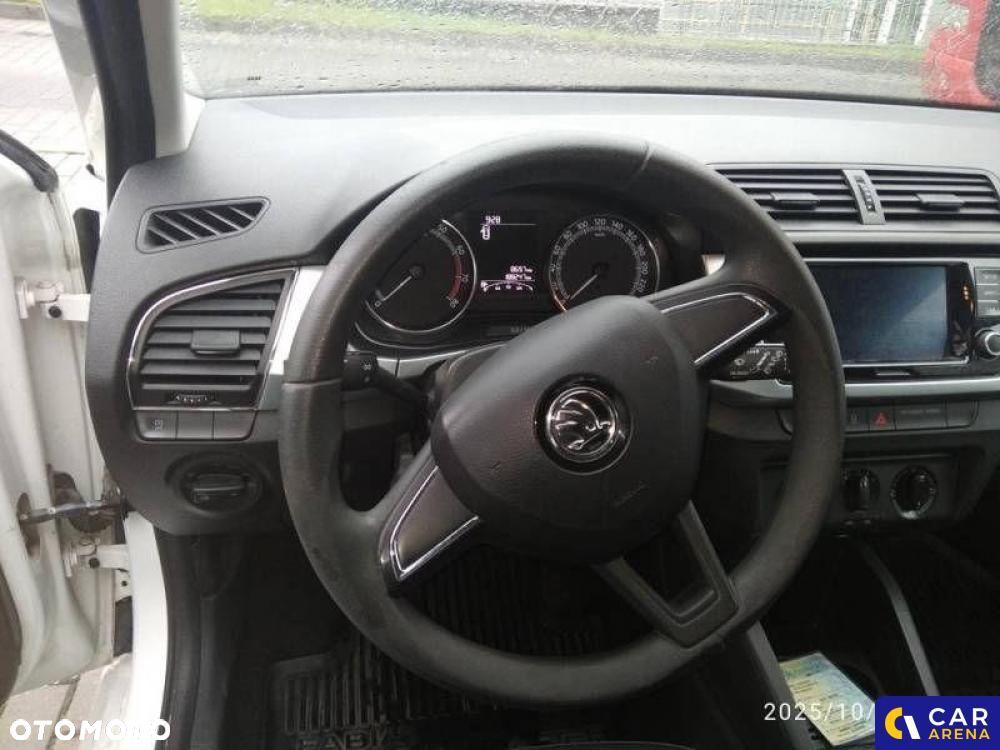Skoda Fabia - 10