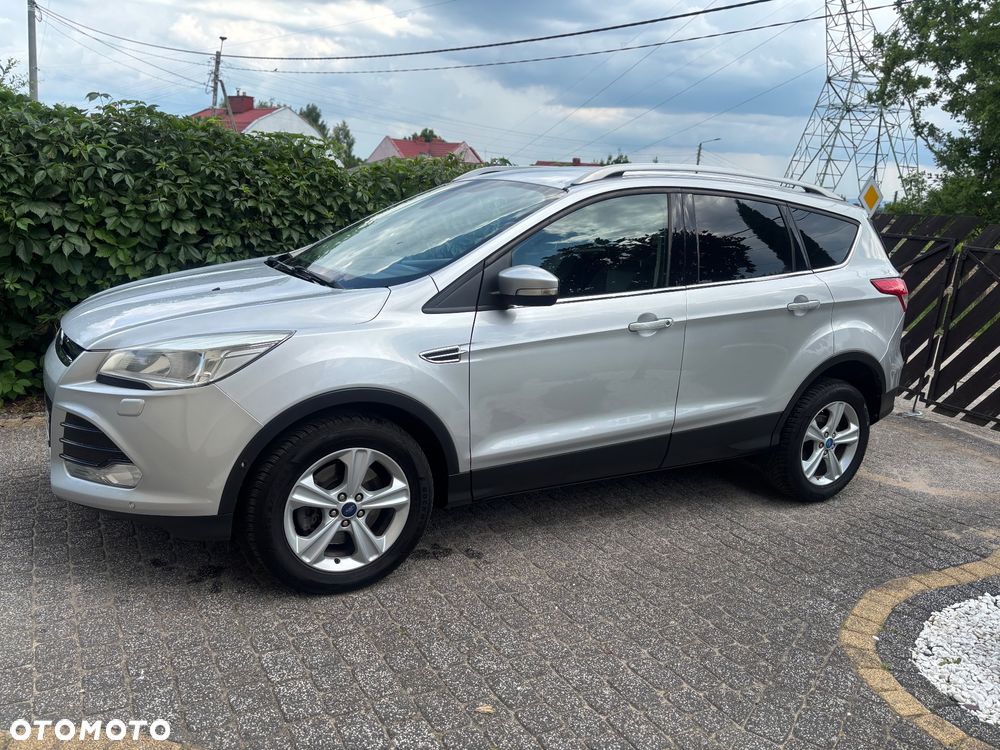 Ford Kuga 2.0 TDCi 2x4 Titanium - 4