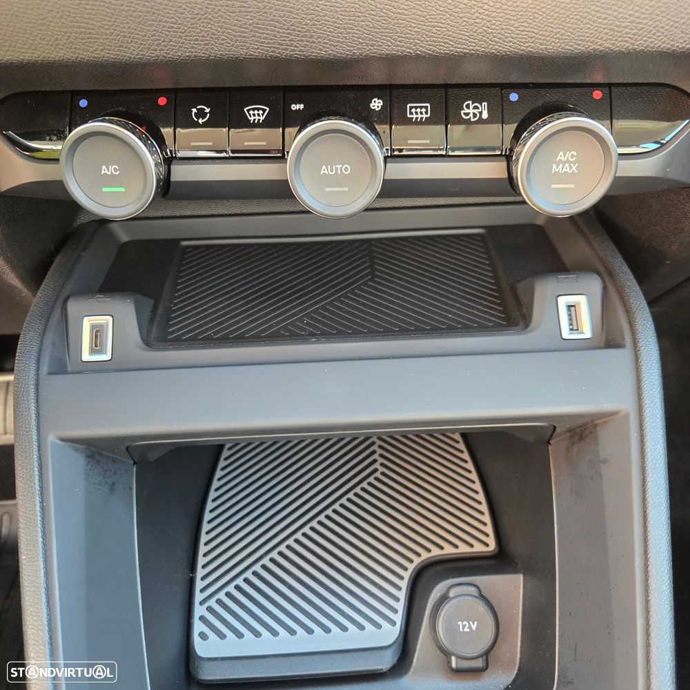 Citroën e-C4 50 kWh Live Pack — fotografia 12