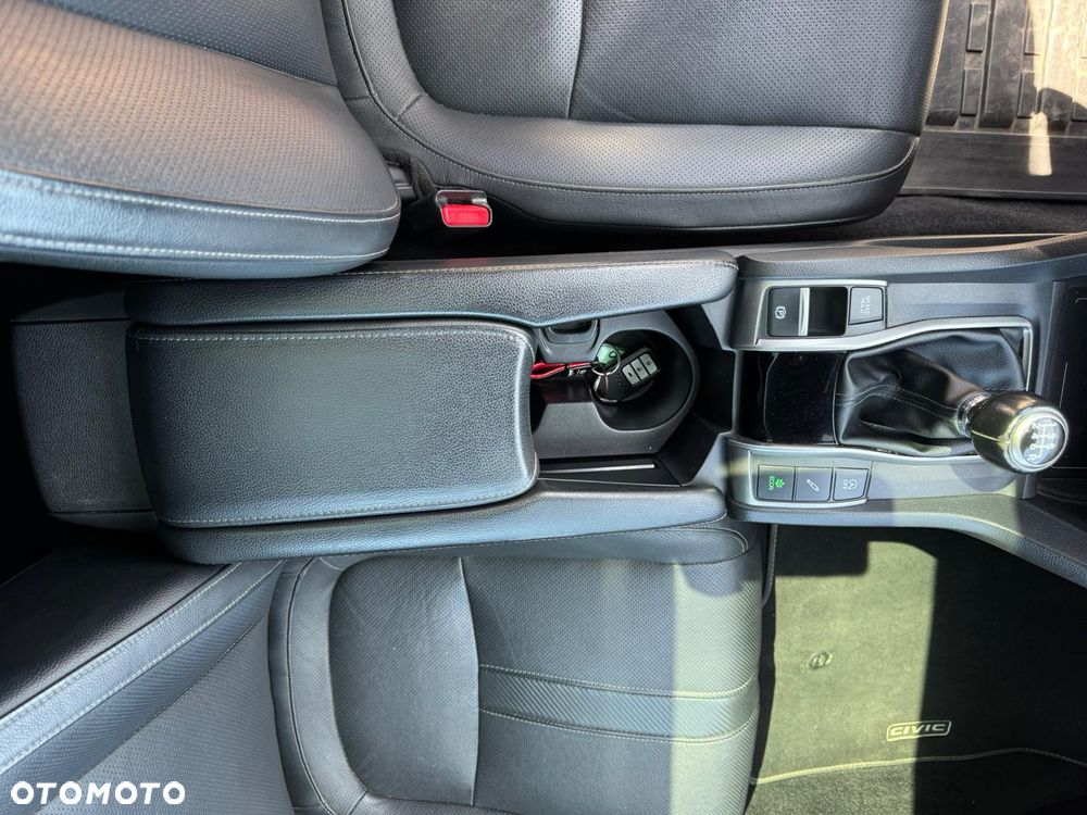 Honda Civic 1.5 i-VTEC Turbo Prestige - 18