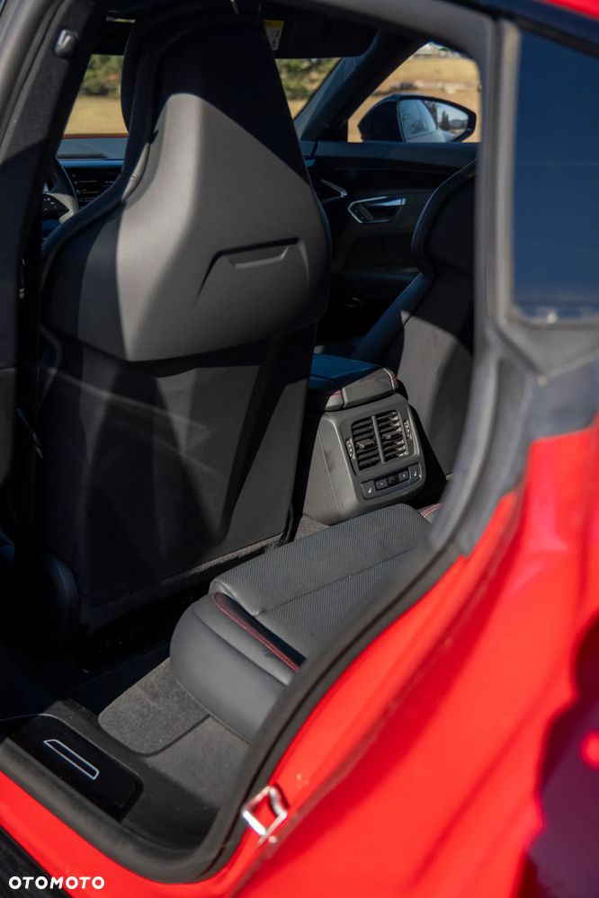 Audi e-tron GT - 12