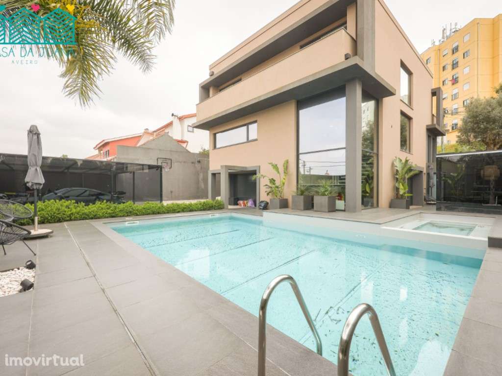 Moradia T4 com Piscina em Azurva - Grande imagem: 2/60