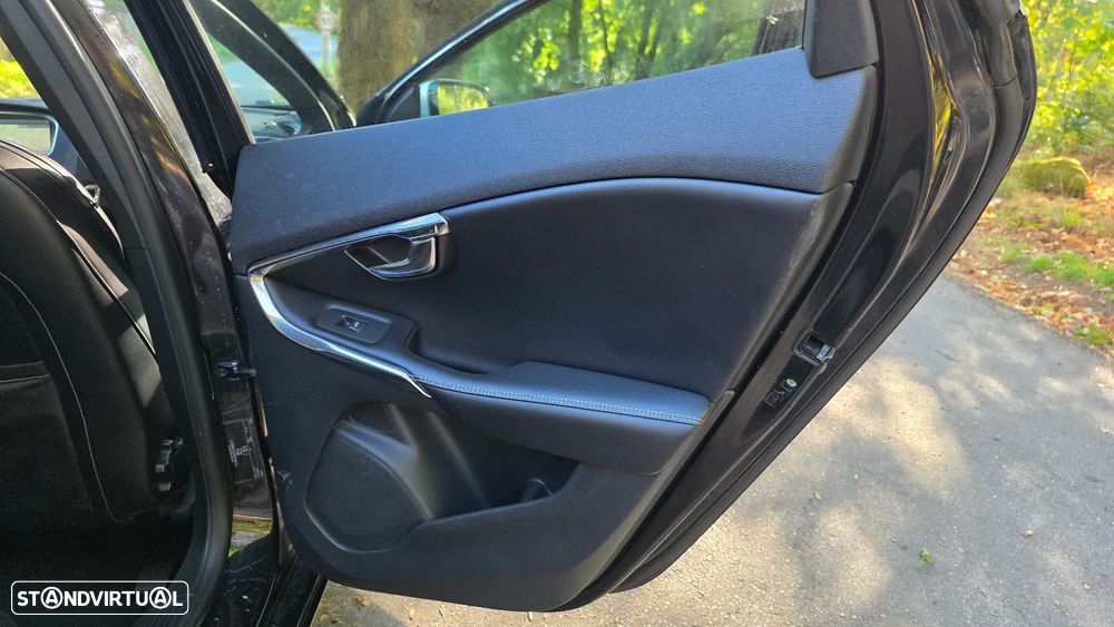Volvo V40 D2 R Design - 15