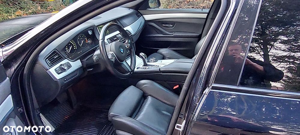 BMW Seria 5 530d xDrive - 16