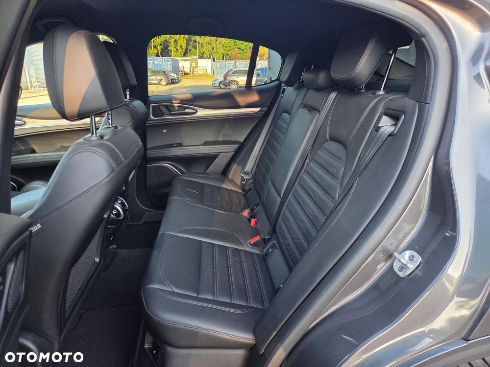 Alfa Romeo Stelvio 2.0 Turbo Veloce Q4 - 8