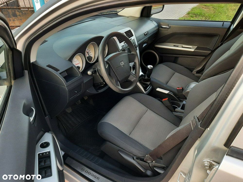 Dodge Caliber - 11