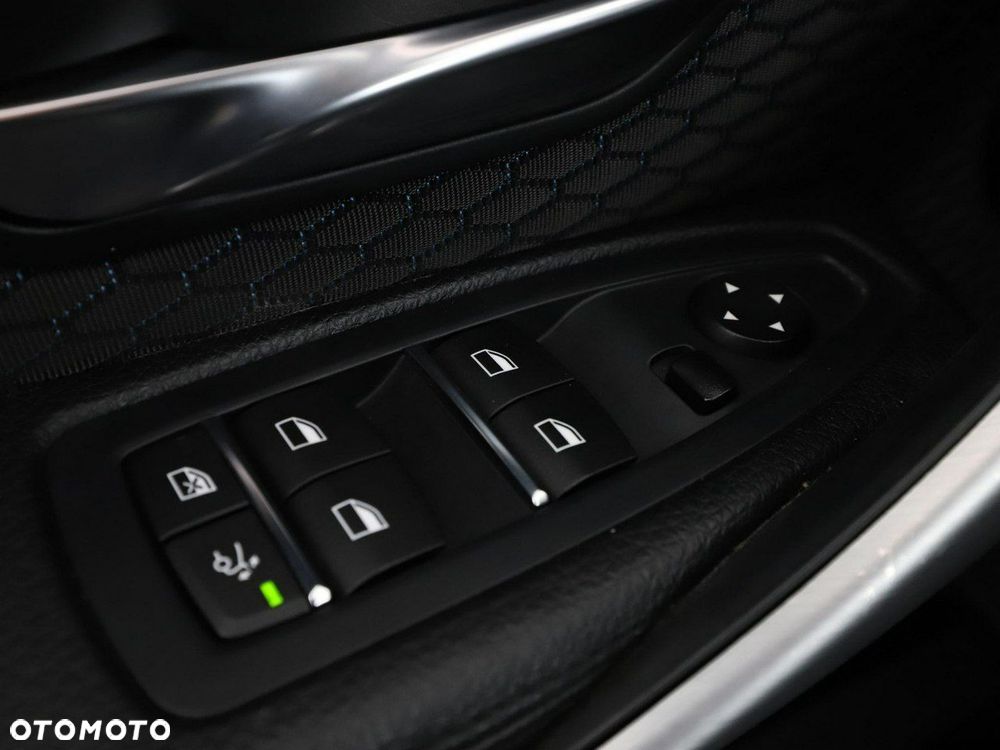 BMW Seria 3 320d xDrive M Sport - 35