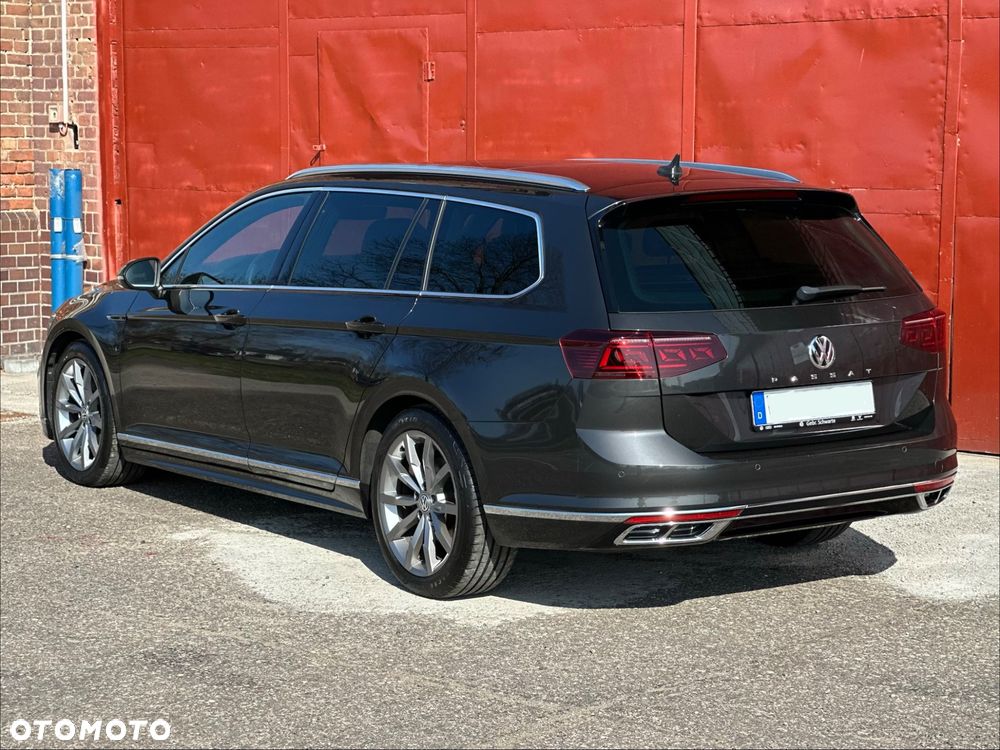 Volkswagen Passat - 33