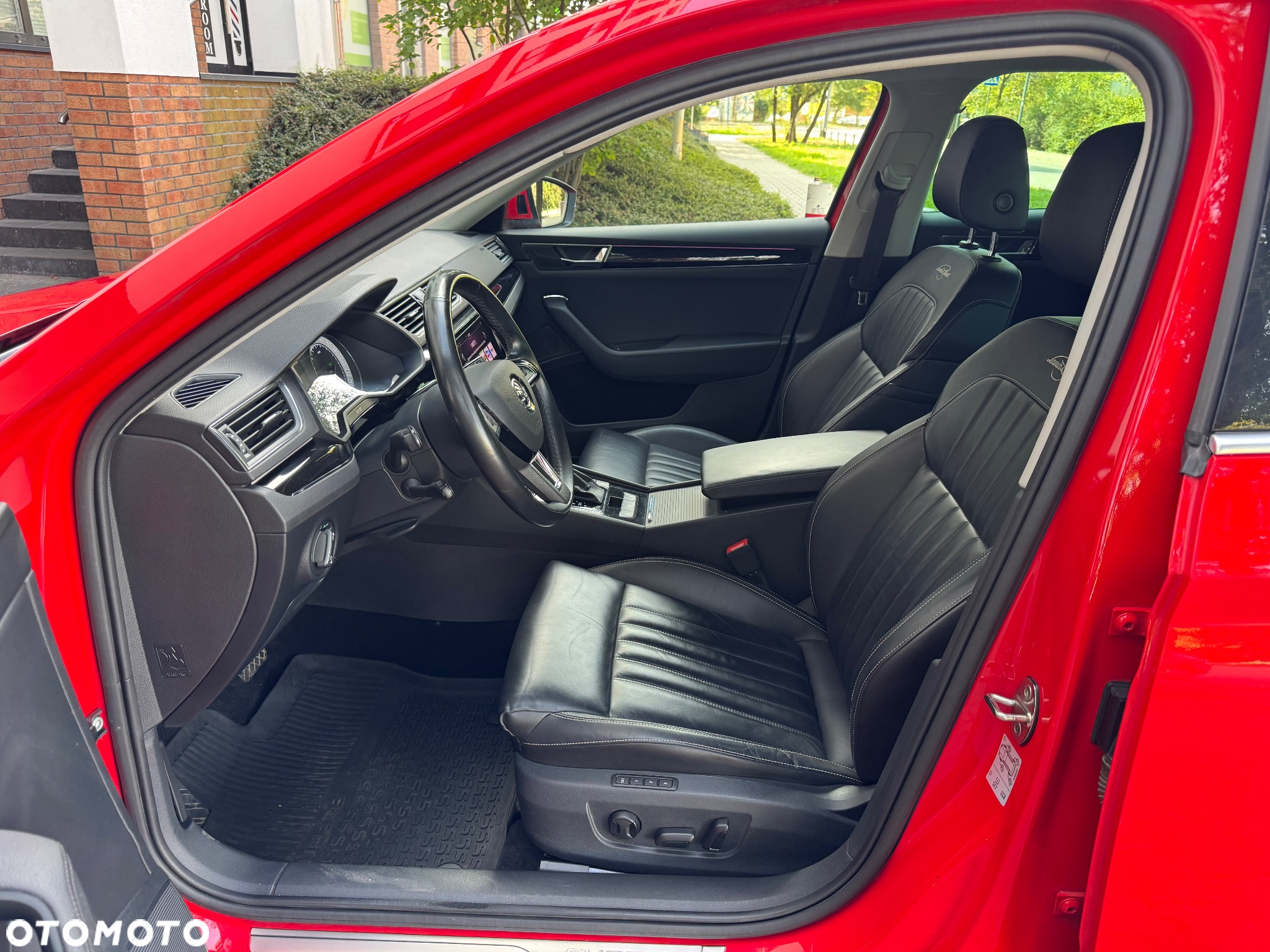 Skoda Superb 2.0 TDI 4x4 DSG L&K - 6