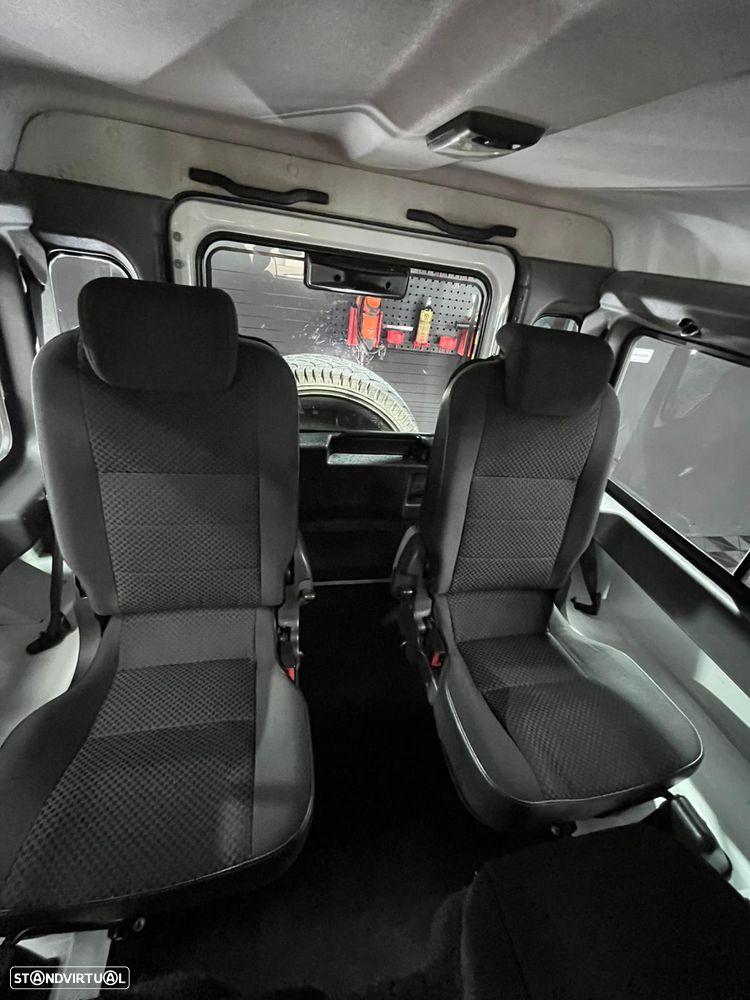 Land Rover Defender 110 DPF SE - 11