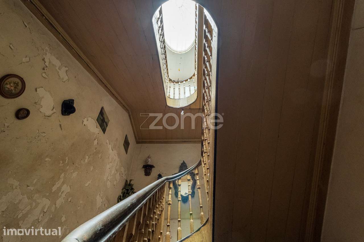 Prédio no centro Histórico de Guimarães - Grande imagem: 5/31