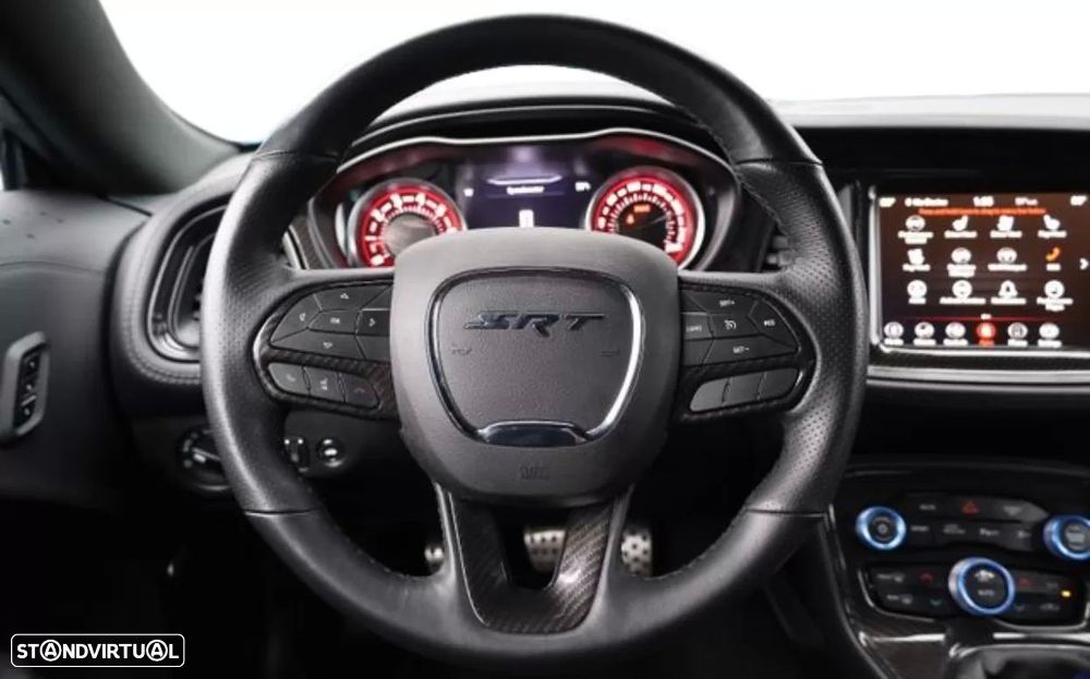 Dodge Challenger - 8