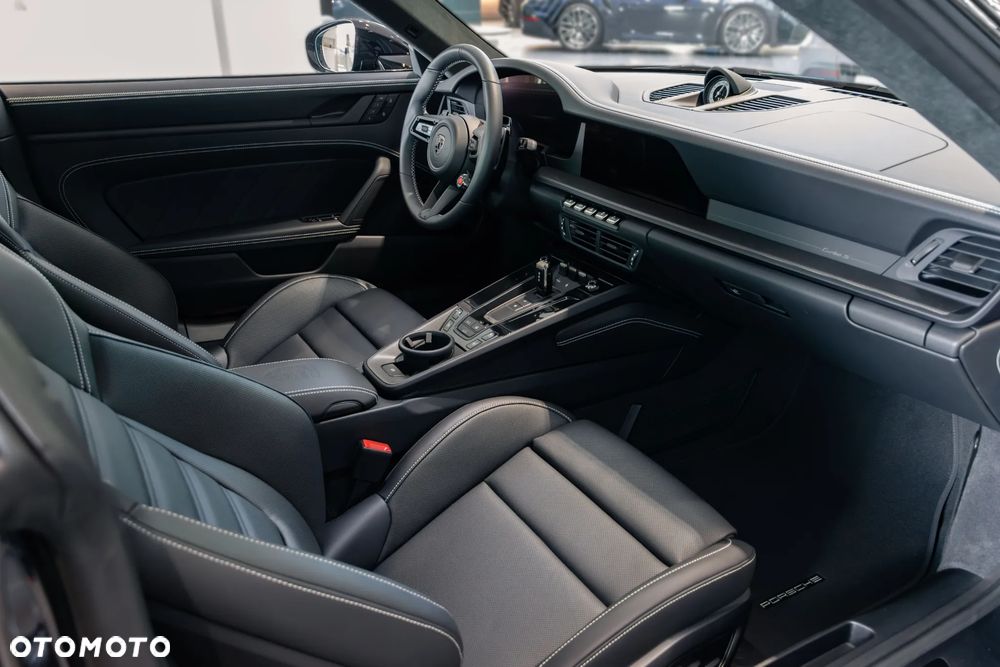Porsche 911 Turbo S - 18