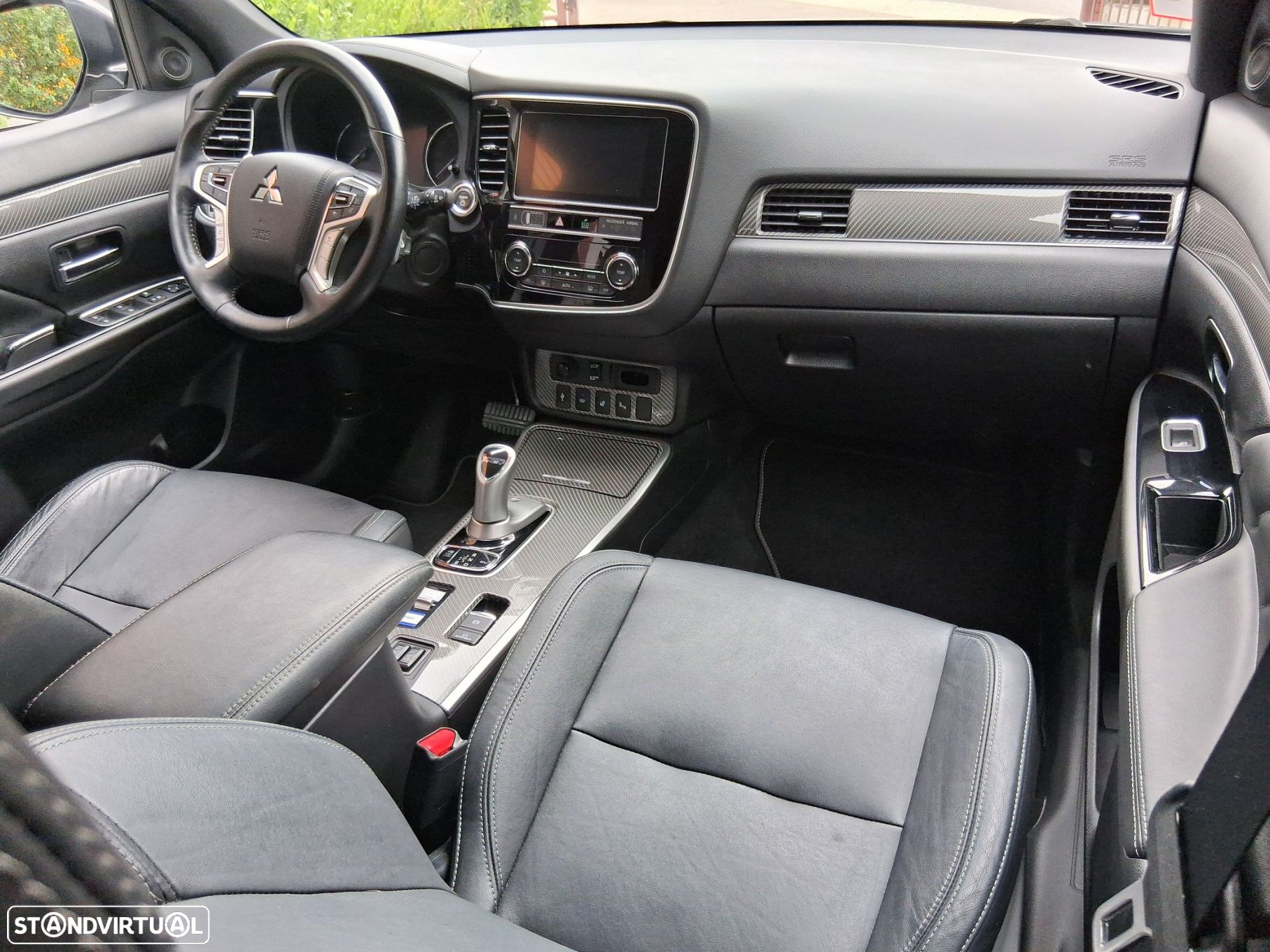 Mitsubishi Outlander 2.4 PHEV Intense - 34