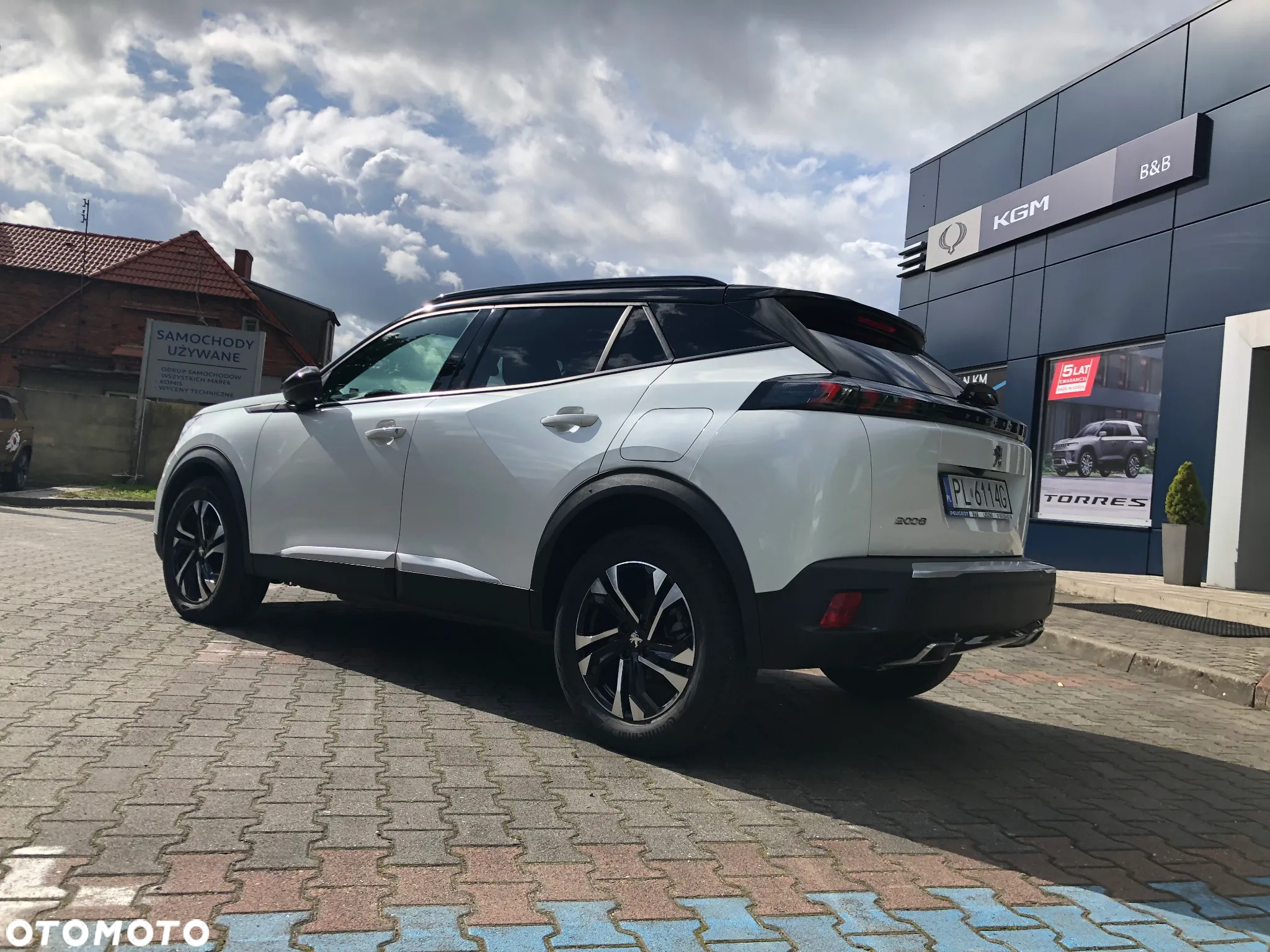 Peugeot 2008 1.2 PureTech Allure S&S EAT8 - 5